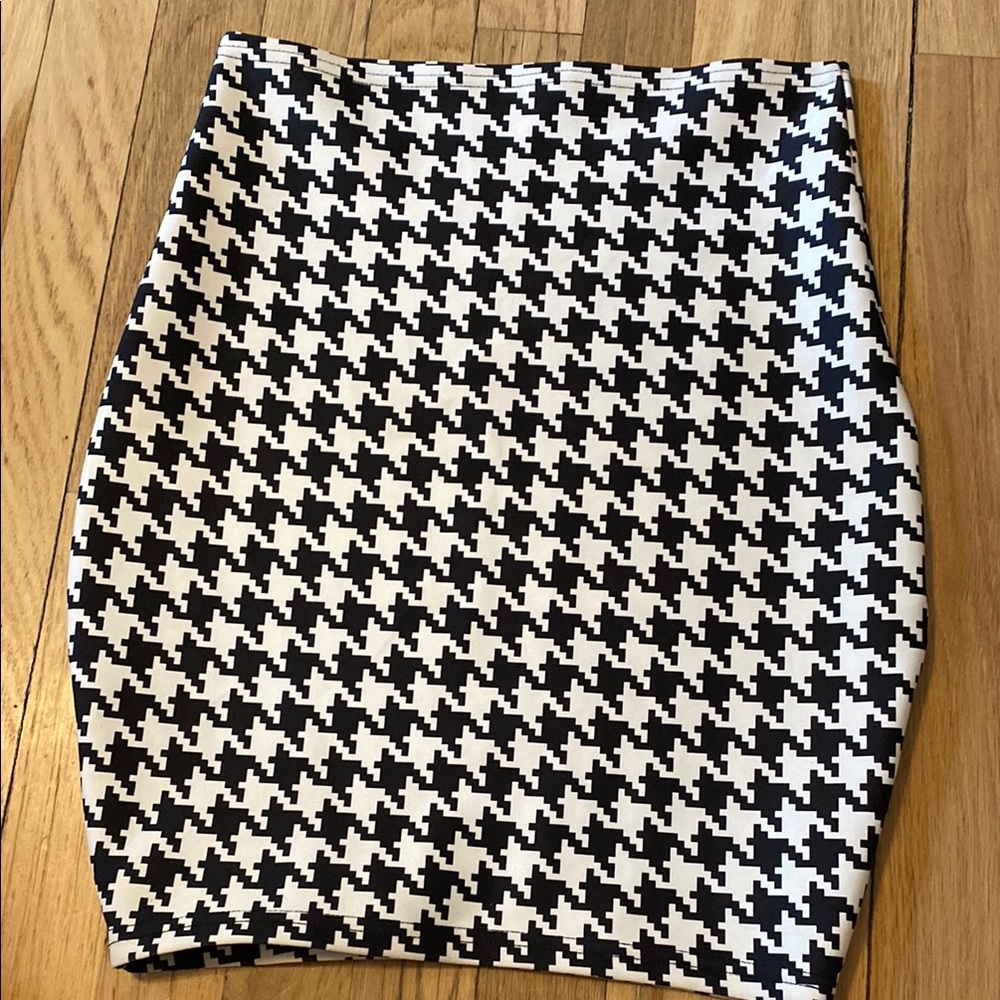 BlackMilk Houndstooth Pencil Skirt